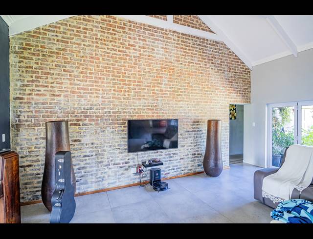 4 BEDROOM HOUSE FOR SALE IN LONG ACRES COUNTRY ESTATE